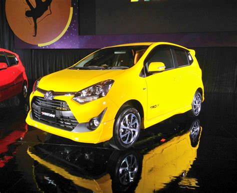 Modifikasi Mobil Agya Warna Kuning